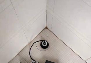 顺平卫生间漏水维修之 loft 夹层储藏室毗邻暗管渗水哪家好，推荐诚匠小爱修缮